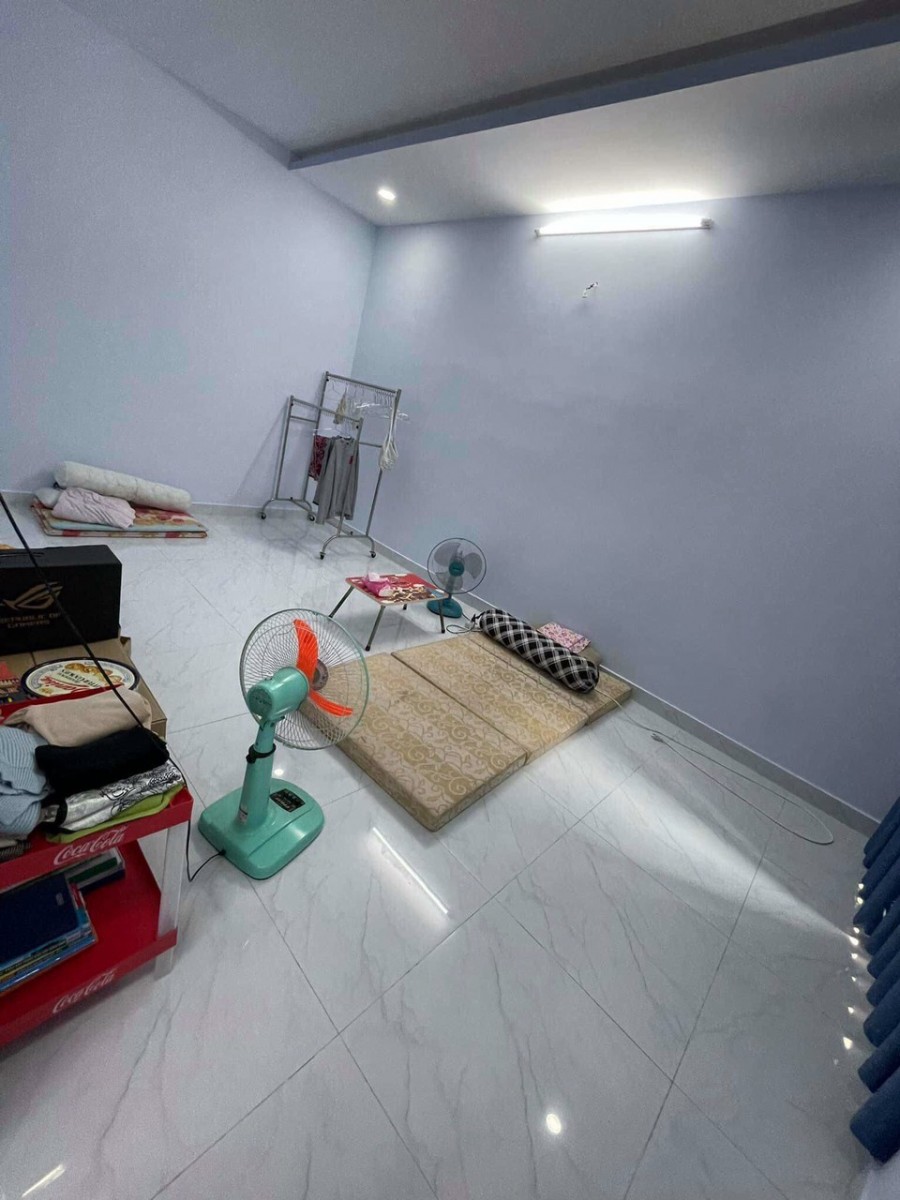 Bán nhà 50m2 chỉ 4 tỷ 200 3 tầng Lê Văn Sỹ Phường 14 Quận 3. 0856010313.