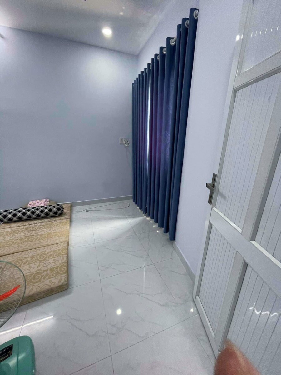 Bán nhà 50m2 chỉ 4 tỷ 200 3 tầng Lê Văn Sỹ Phường 14 Quận 3. 0856010313.