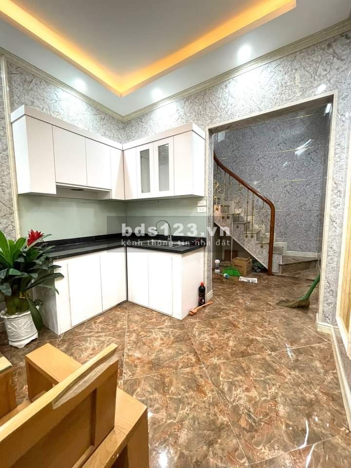 Bán nhà Tam Trinh 30mx4T chắc chắn, giá 2.2 tỷ lh 0916010180