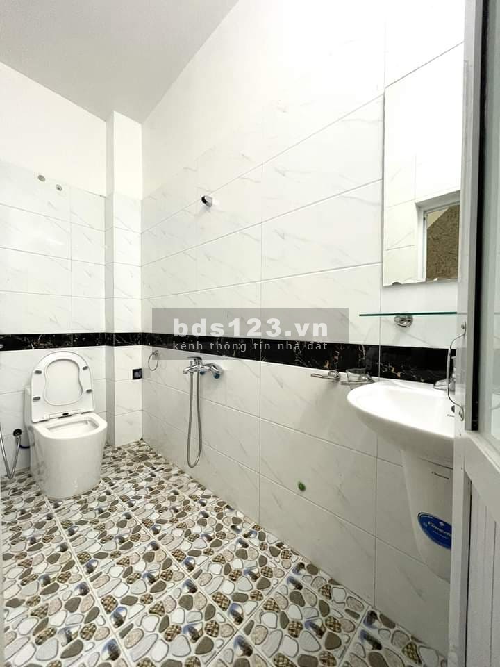 Bán nhà Tam Trinh 30mx4T chắc chắn, giá 2.2 tỷ lh 0916010180