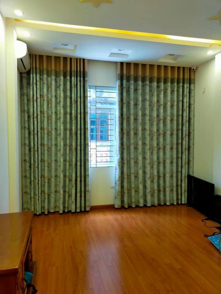 Bán gấp nhà đẹp Trần Vỹ, 45m x 5T, MT 4m, sổ phân lô, ô tô, giá 6.8 tỷ
