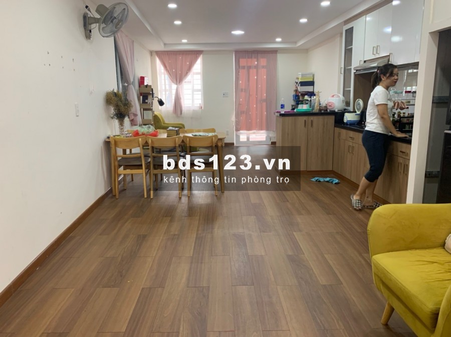 Cho thuê phòng/nguyên căn lầu 1 QUẬN 10