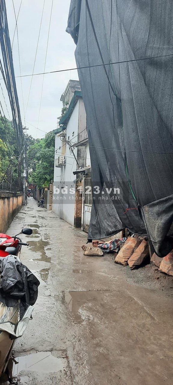 Nhà Trần Cung Hoàng Quốc Việt, vài bước ra mặt phố, không có ngoặt nào