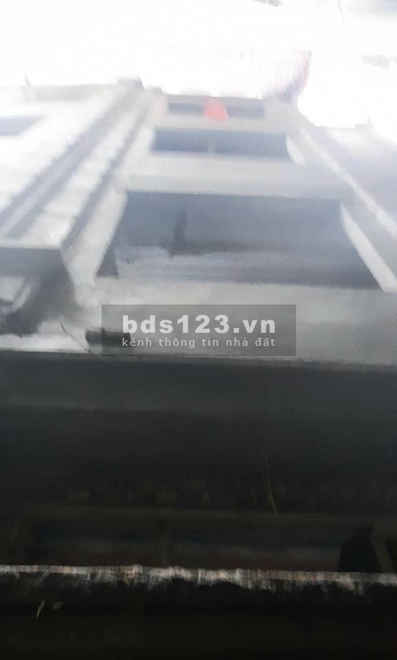 Nhà Trần Cung Hoàng Quốc Việt, vài bước ra mặt phố, không có ngoặt nào