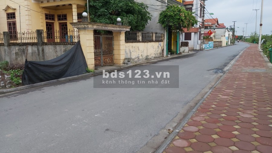 Cần bán đất 57m2 Bát Khối Long Biên. MT 4.5m đường thông ô tô