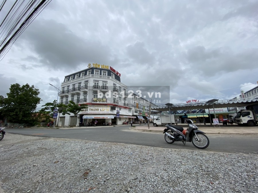 Bán shophouse Thới lai đối diện chợ Thới lai