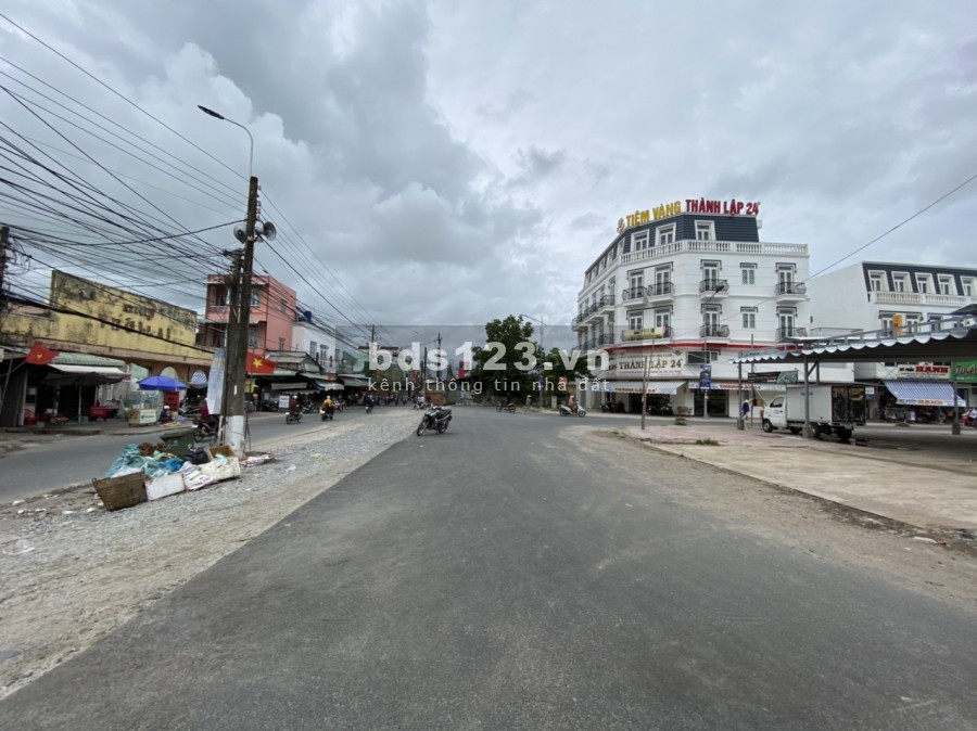 Bán shophouse Thới lai đối diện chợ Thới lai