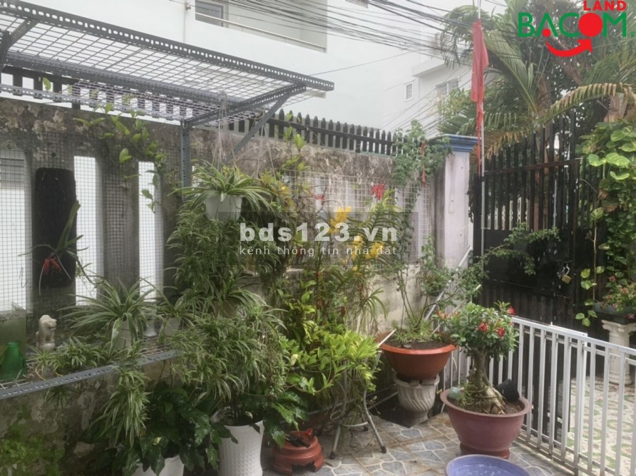 Bán căn nhà hẻm ô tô Nguyễn Văn Hoa dt 145m2 giá 4ty2 bớt lộc.