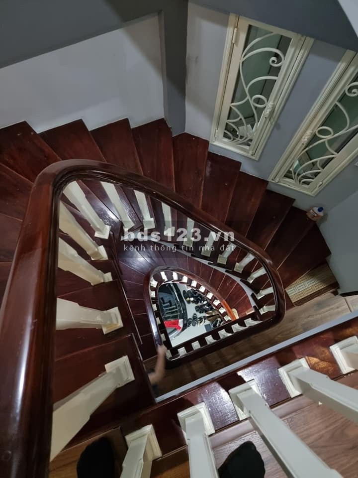 Bán nhà Trương Định, lô góc ngõ nông, cho thuê phòng giá trị cao, dt 40m2x4 tầng, giá 3.2 tỷ