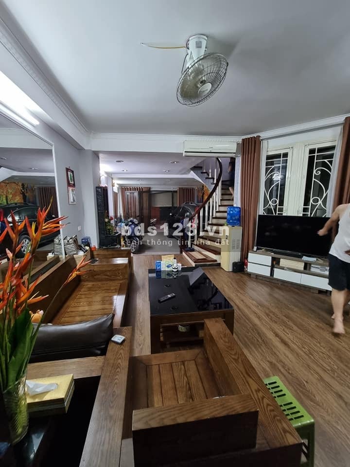 Bán nhà Trương Định, lô góc ngõ nông, cho thuê phòng giá trị cao, dt 40m2x4 tầng, giá 3.2 tỷ