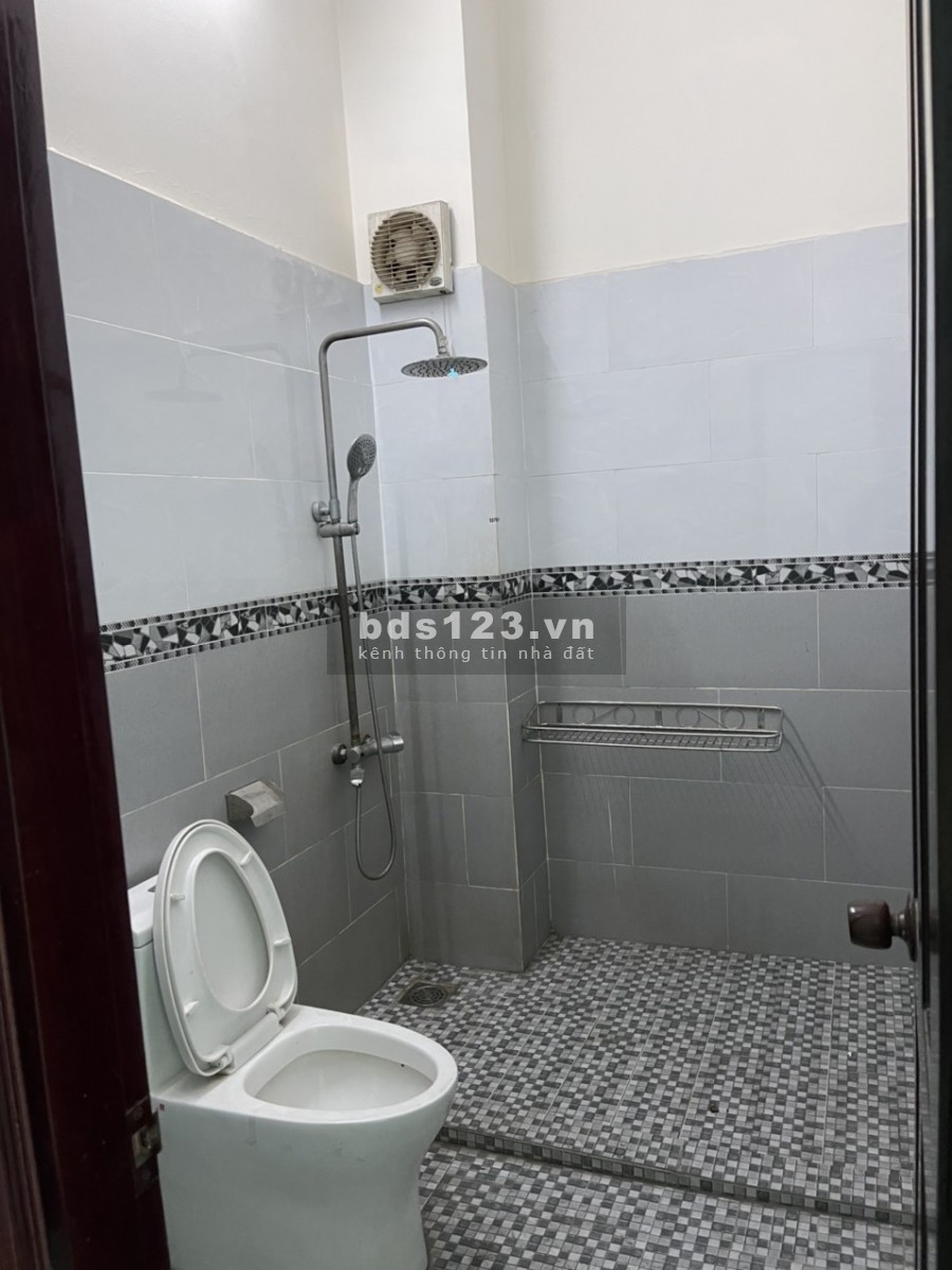 Nhà hẻm xe tải thông Vườn Lài, 4x30(m), giá 12TR