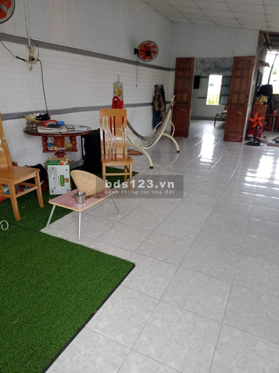 Cần bán gấp lô đất tặng nhà cấp 4 còn mới ngay đầm thủy triều