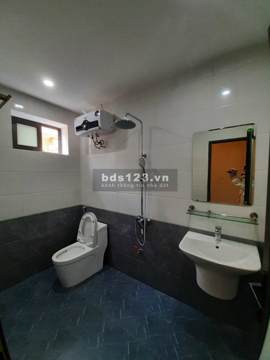 Nghi Tàm, Không ở đây thì ở đâu nữa,ô tô đỗ cửa, nhà đẹp ở ngay, 4 tỉ