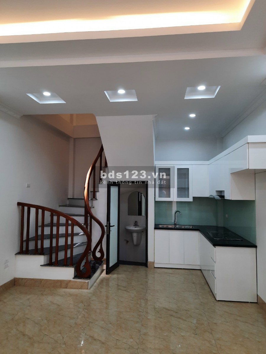 Nghi Tàm, Không ở đây thì ở đâu nữa,ô tô đỗ cửa, nhà đẹp ở ngay, 4 tỉ