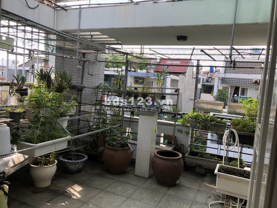 Cần bán gấp nguyên căn đúc kiên cố, giá 13.5 tỷ, còn mới nguyên