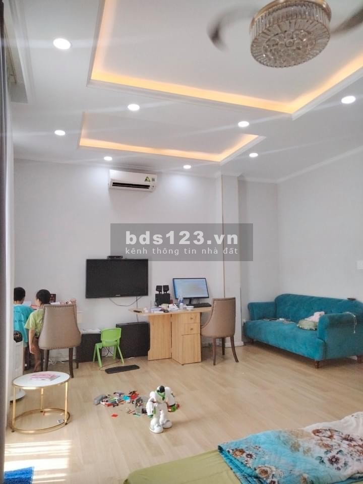 NHÀ TIỆN KD CHDV đường CMT8 QUẬN 3, THU NHẬP CAO, GIÁ RẺ, HXH, LH0909205956
