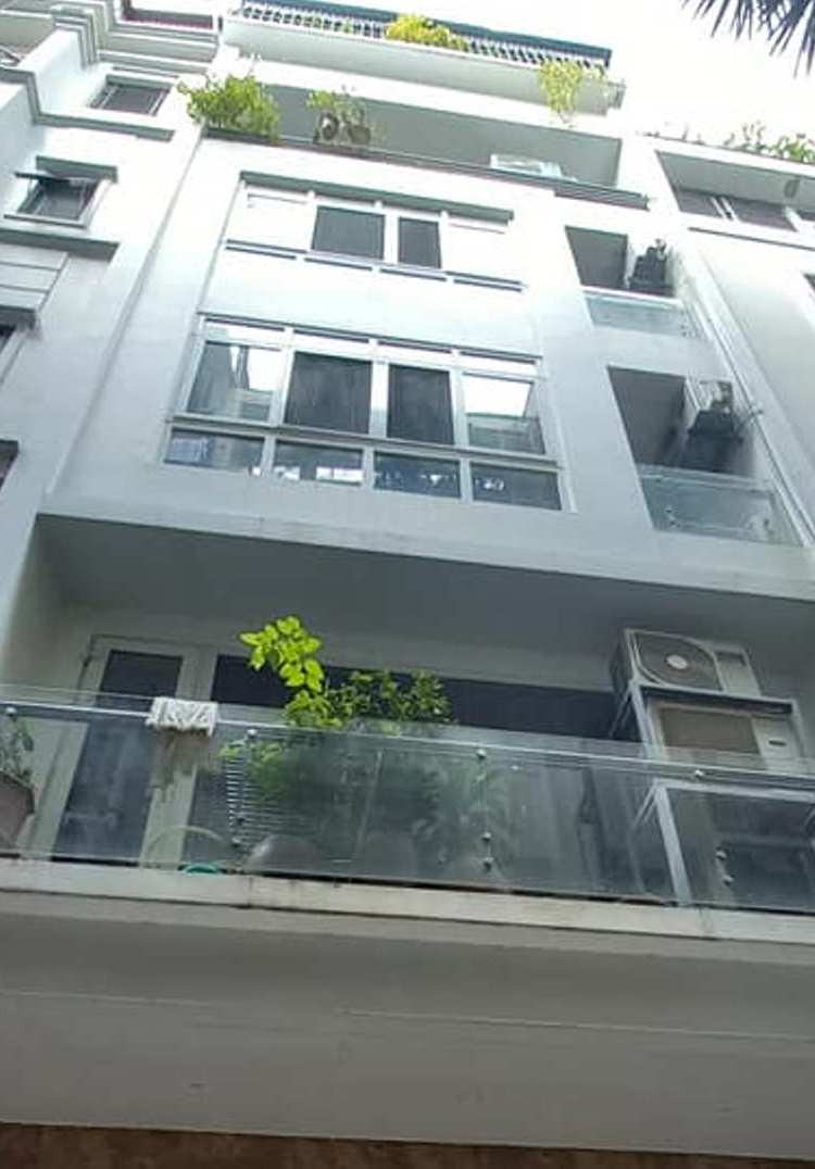Nhà mặt phố Trích Sài, mặt Hồ Tây, 47m, 18 tỷ, kinh doanh