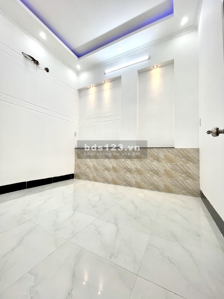Nhà đẹp giá rẻ. Nhà 1 trệt 1 lầu, dtsd 40m2 (4mx10m), giá 2.19 tỷ