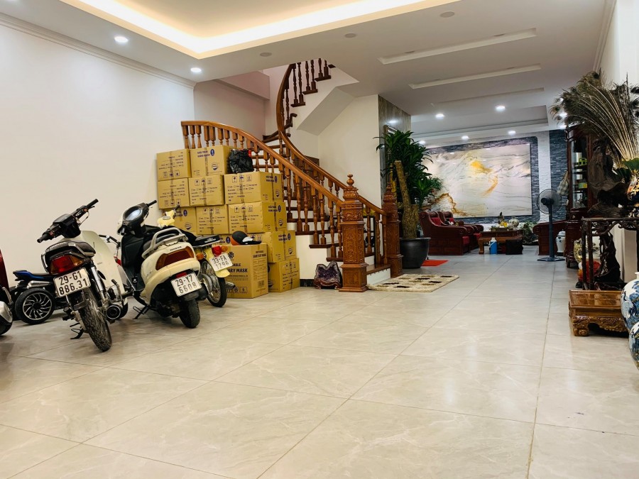 Cần bán nhà Quan Nhân toàn gỗ xịn 6 tầng có thang máy 2 mặt thoáng vĩnh viễn Ngõ oto dừng đỗ ngày đêm View hồ, giá 23.5 tỷ