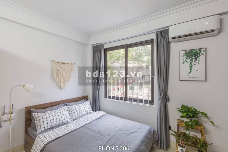 Nhà đẹp kinh doanh đỉnh, đường Nguyễn Văn Cừ, Quận Long Biên, gara ô tô, thang máy, dt 52m2, hơn 7 tỷ