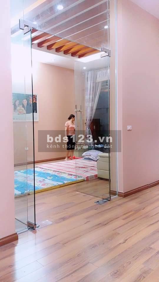Gần đường lớn Lê Trọng Tấn, 2 thoáng, gara 7 chỗ, dt 99.8m3, mt 6,1m, giá 6.8 tỷ