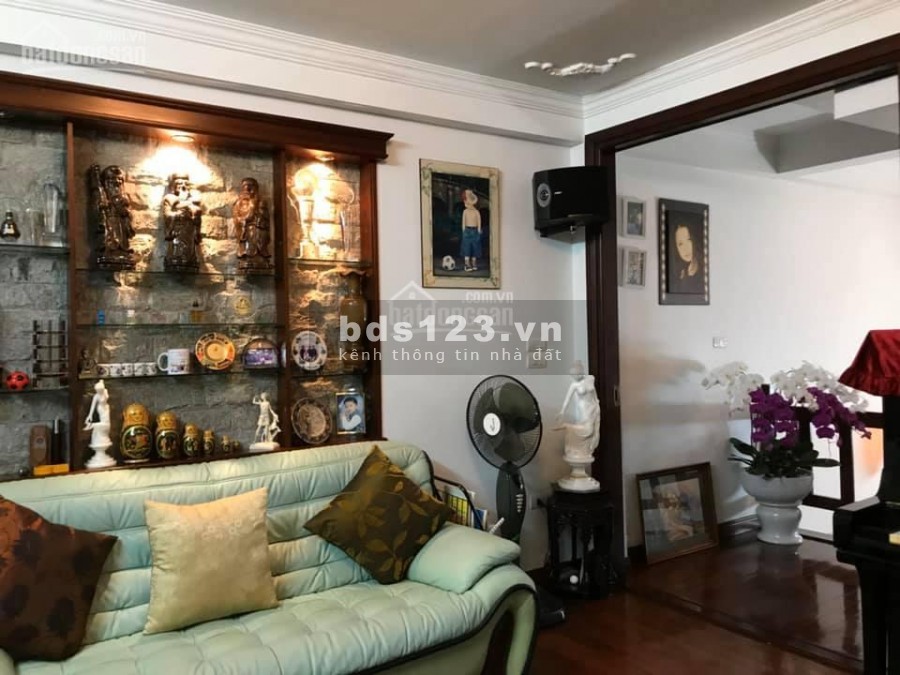 Bán gấp nhà mặt phố Trích Sài, view toàn bộ Hồ Tây, KD đỉnh; 48m2, 5 tầng, MT 3.6m, 17.5 tỷ