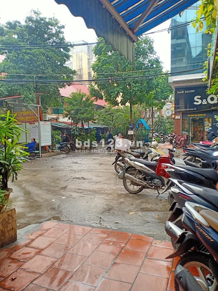 Bán đất tặng nhà Lý Nam Đế, dt 52m2, 3 tầng, giá 8.9 tỷ, lh 092.234.6363