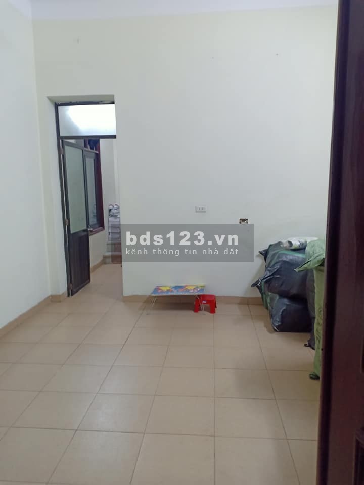Bán đất tặng nhà Lý Nam Đế, dt 52m2, 3 tầng, giá 8.9 tỷ, lh 092.234.6363