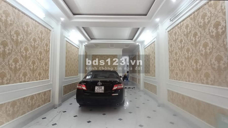 Nhà đẹp kinh doanh đỉnh, đường Nguyễn Văn Cừ, Quận Long Biên, gara ô tô, thang máy, dt 52m2, hơn 7 tỷ