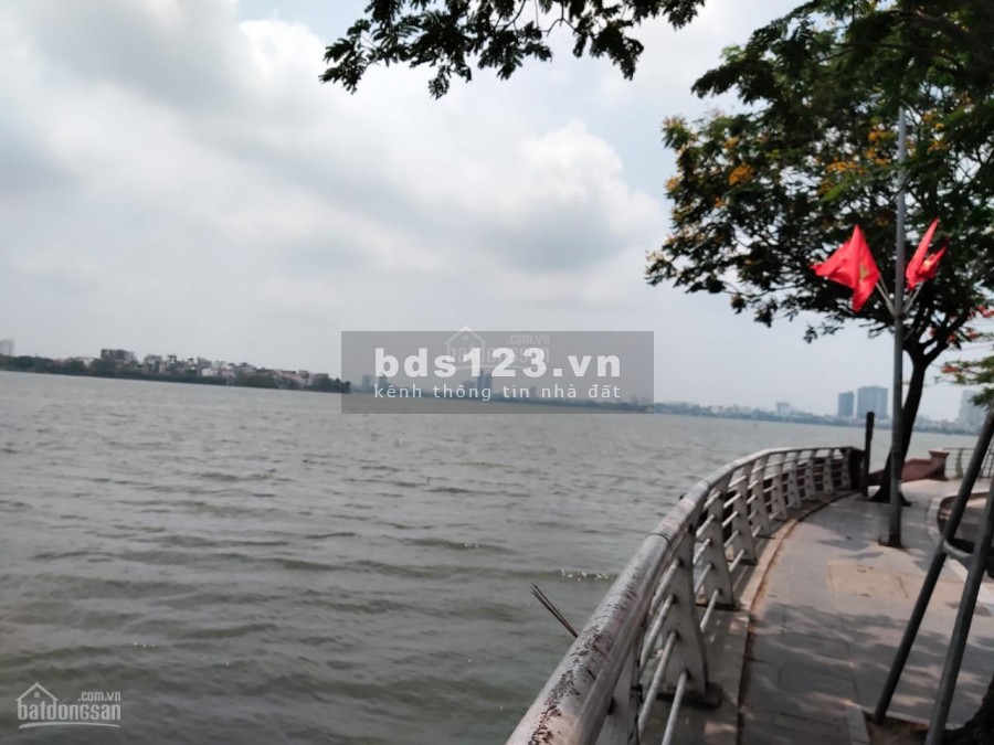 Bán gấp nhà mặt phố Trích Sài, view toàn bộ Hồ Tây, KD đỉnh; 48m2, 5 tầng, MT 3.6m, 17.5 tỷ