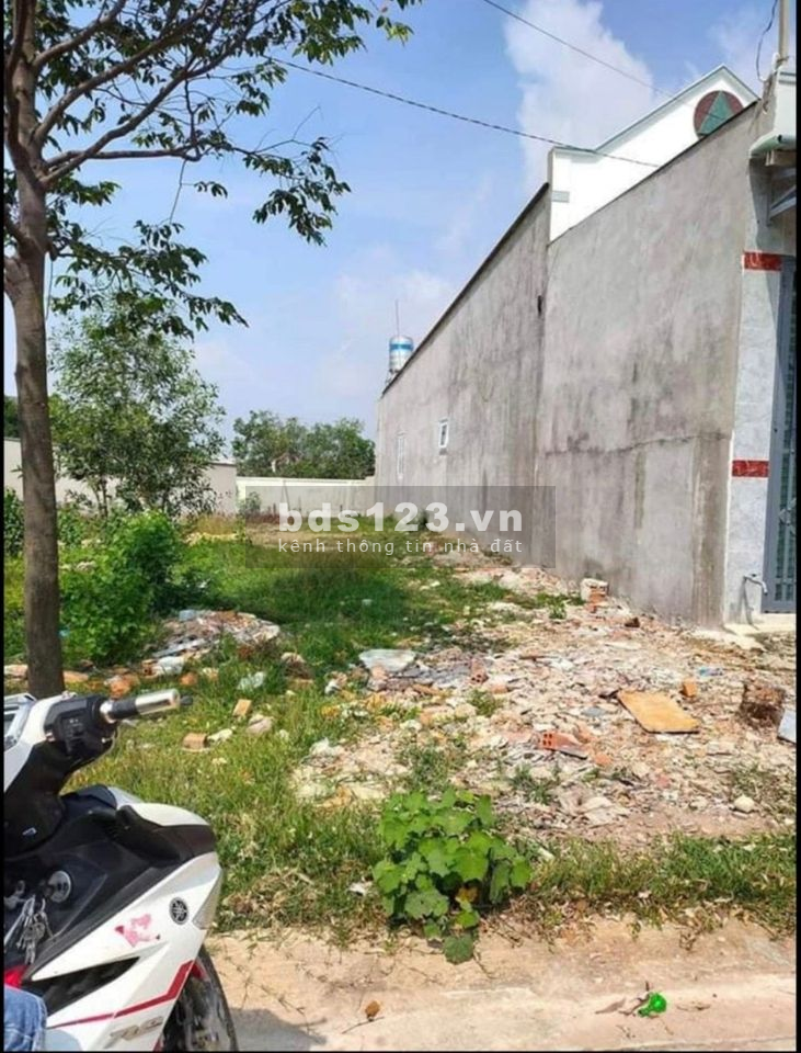 Tôi cần bán lô đất nằm gần Chợ Bình Chánh