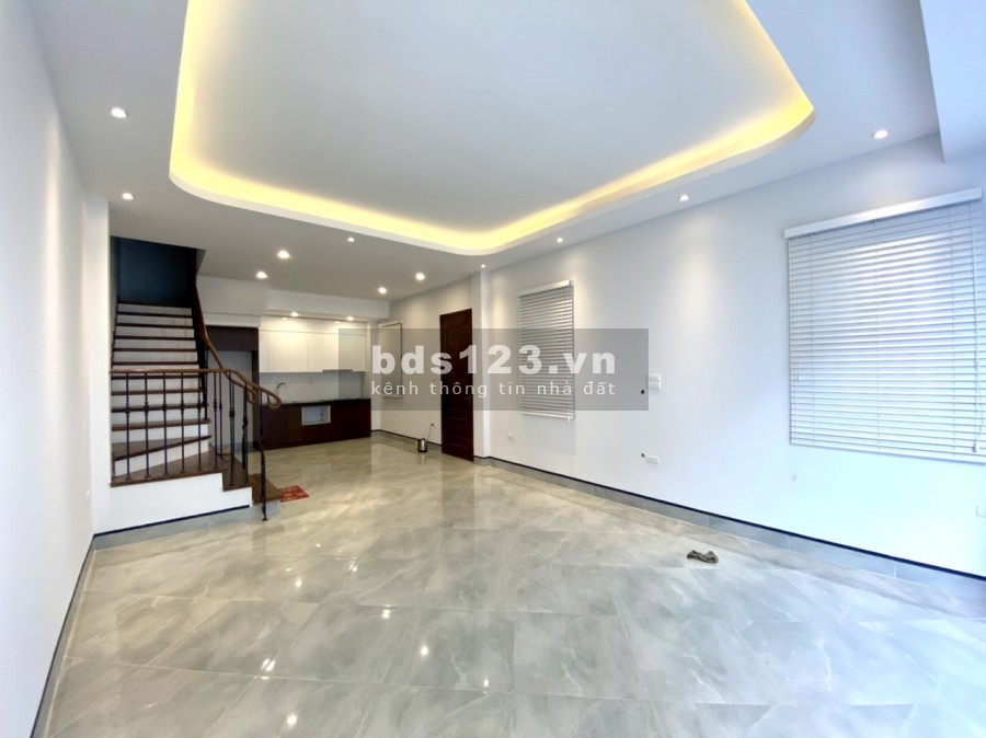 Bán nhà Bồ Đề thông số long lanh, dt 42m2, giá nhỉnh 4 tỷ, kiến trúc đẹp