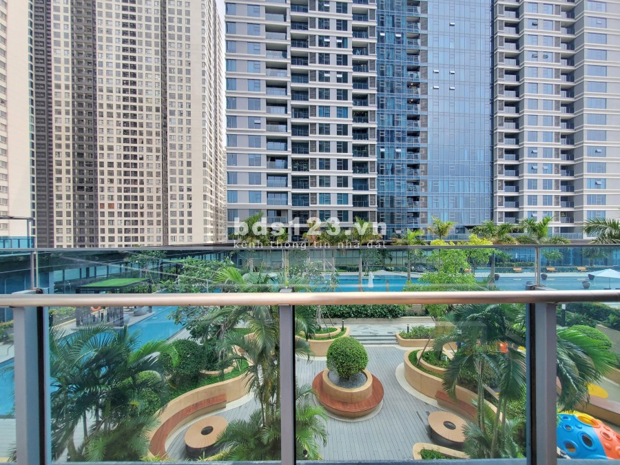 Căn hộ 2PN full nội thất Sunwah Pearl cho thuê giá chỉ 24 triệu, view sân vườn