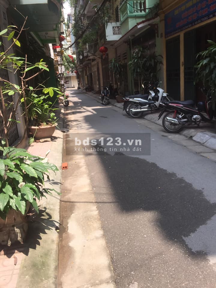 Chính chủ gia đình cần bán nhà số 26 ngõ 93 phố 8/3 ô tô vào nhà