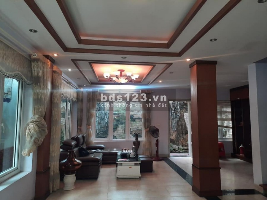 Bán nhà Kim Đồng, Hoàng Mai ô tô, view hồ, kinh doanh 100m2x4T, Mt7m, nhỉnh 11 tỷ