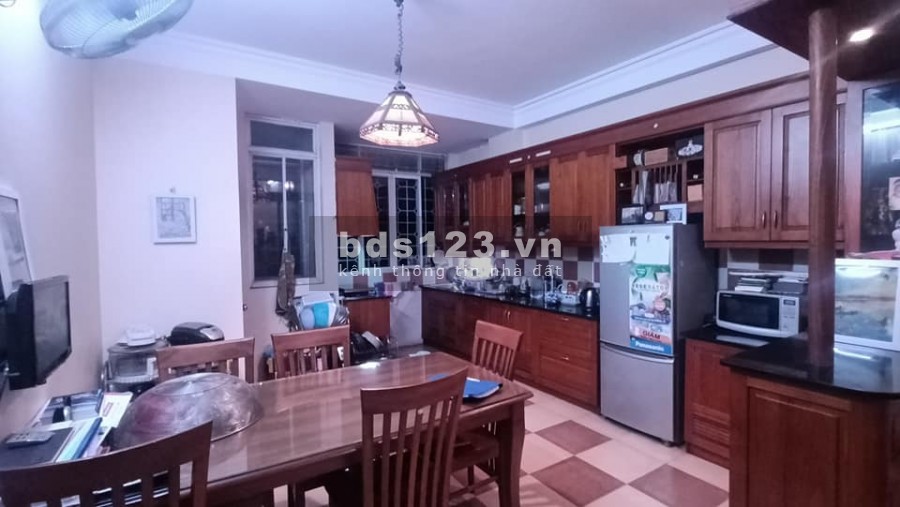Nhà đẹp kinh doanh đỉnh, đường Nguyễn Văn Cừ, Quận Long Biên, gara ô tô, thang máy, dt 52m2, hơn 7 tỷ