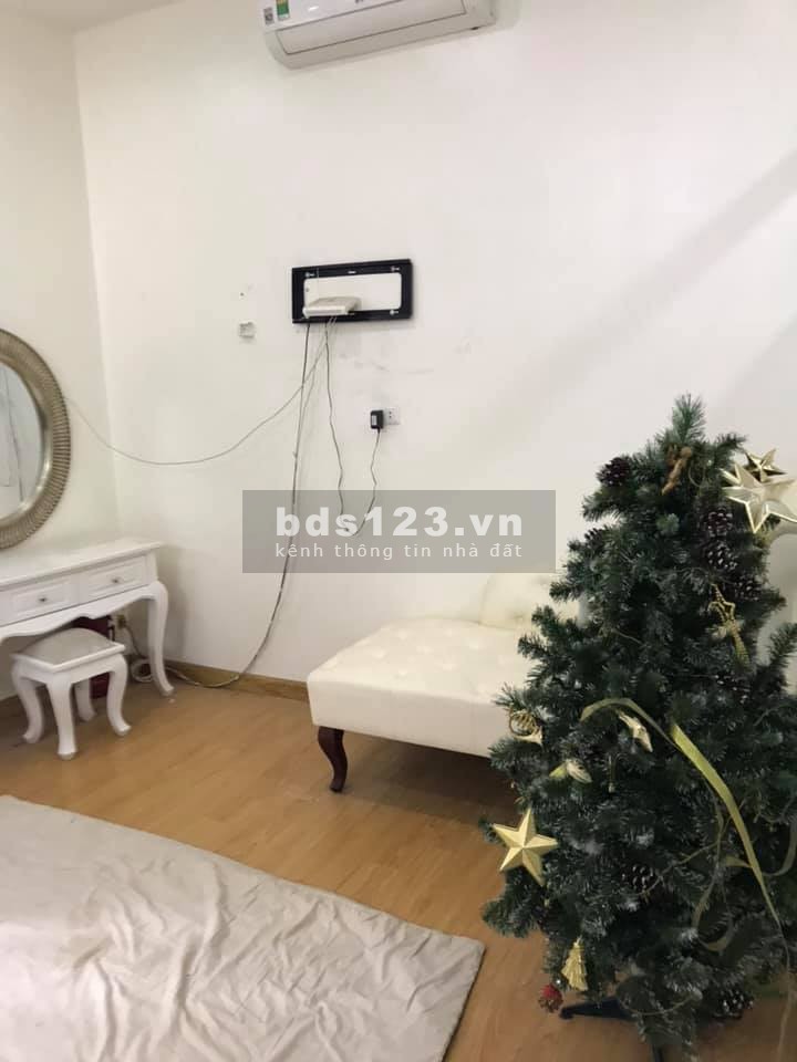 Quận Hoàng Mai nhỉnh 3 tỷ, vị trí. đẹp, vị trí đẹp, ô tô đổ cửa, ngõ thông, kinh doanh tốt, mt 5.8m