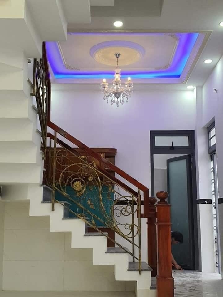 Bán Nhà Trần Thái Tông 57M 5T 4 mt chỉ 5.9 tỷ, kinh doanh, ô tô ngủ trong nhà