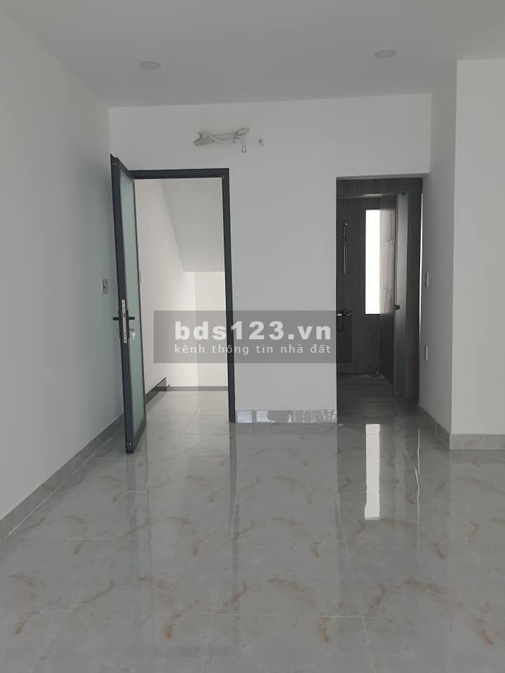 Bán Nhà Phố Trung Tâm Quận Gò Vấp. DT: 66m2. LH: 0932155399.