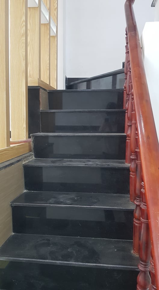 Nhà trệt lầu Bà Điểm- Nguyễn Thị Sóc hẻm xe hơi thông, dt 4x14