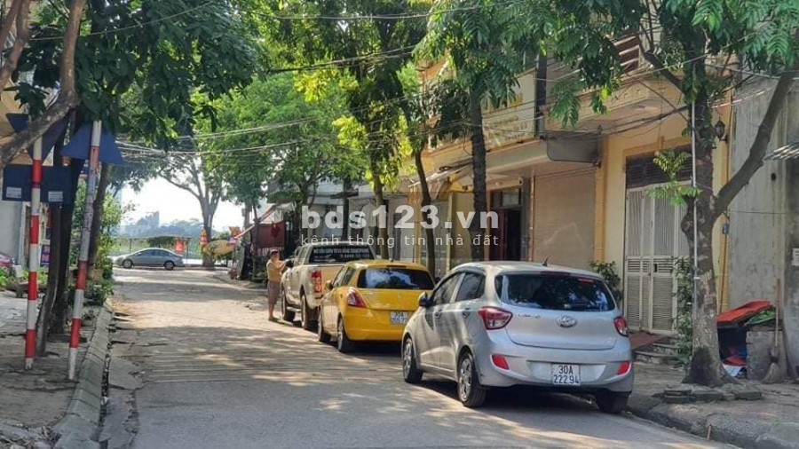 Bán gấp nhà đường Láng 66m giá 1.75 tỷ Đống Đa, ô tô đổ cửa