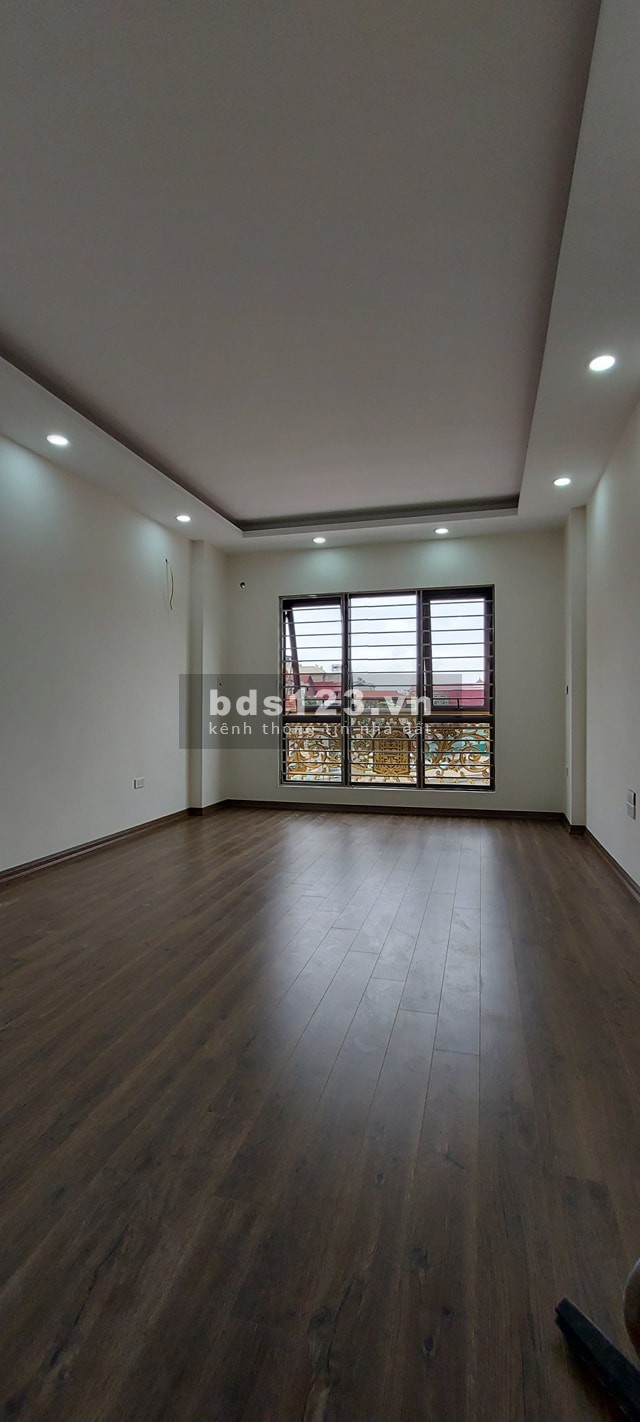 Hoàng Đạo Thành 45m/6 tầng Thang Máy Ô TÔ-Kinh Doanh chỉ 7.4 tỷ