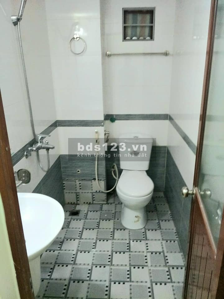 Nhà Đẹp Triều Khúc ngõ 3 bánh tránh gần hồ dt 35m, 4 tầng, giá 3,35 tỷ