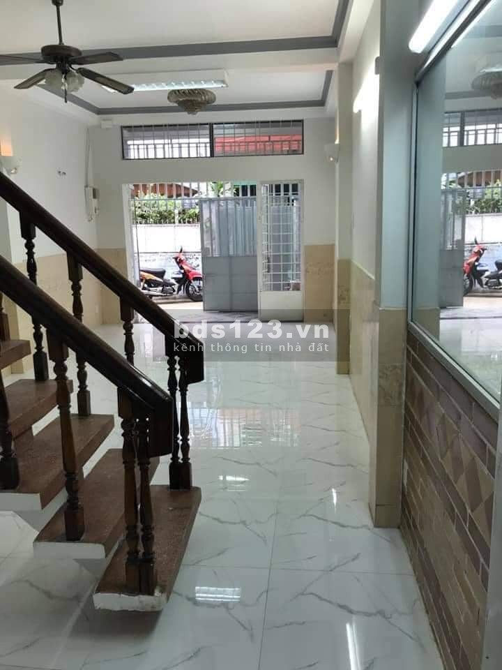 Bán nhà Cách Mạng Tháng Tám chính chủ, 3 tầng, hẻm lớn, giá 4.6 tỷ
