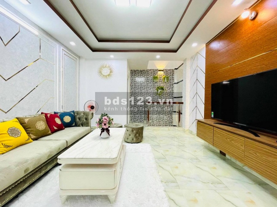 Bán nhà đường Điện Biên Phủ, TT Q10 40m2 chỉ 3.7 tỷ thương lượng.