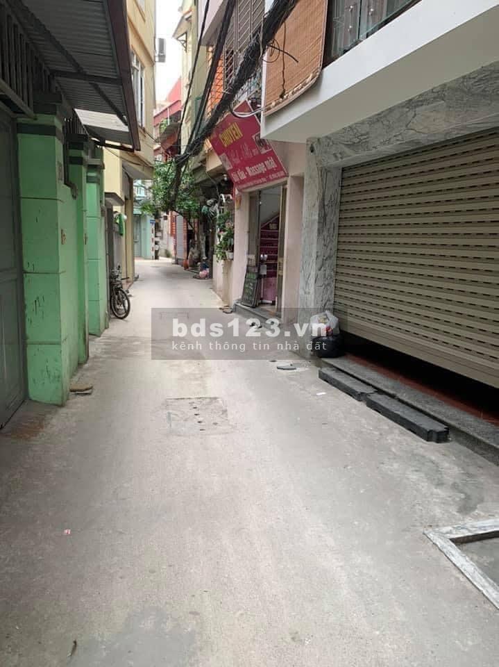 Nhà mới ô tô vào nhà, ngõ 43 Trung Kính dt 80m2 7 tầng mt 5.6m giá 12 tỷ