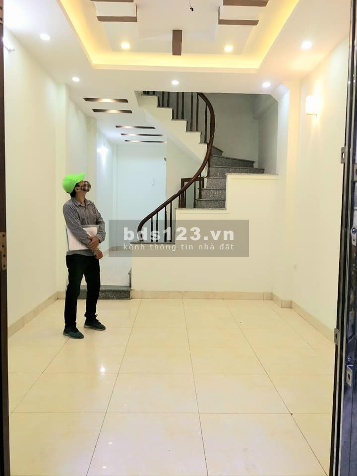 Nhà Đẹp Triều Khúc ngõ 3 bánh tránh gần hồ dt 35m, 4 tầng, giá 3,35 tỷ