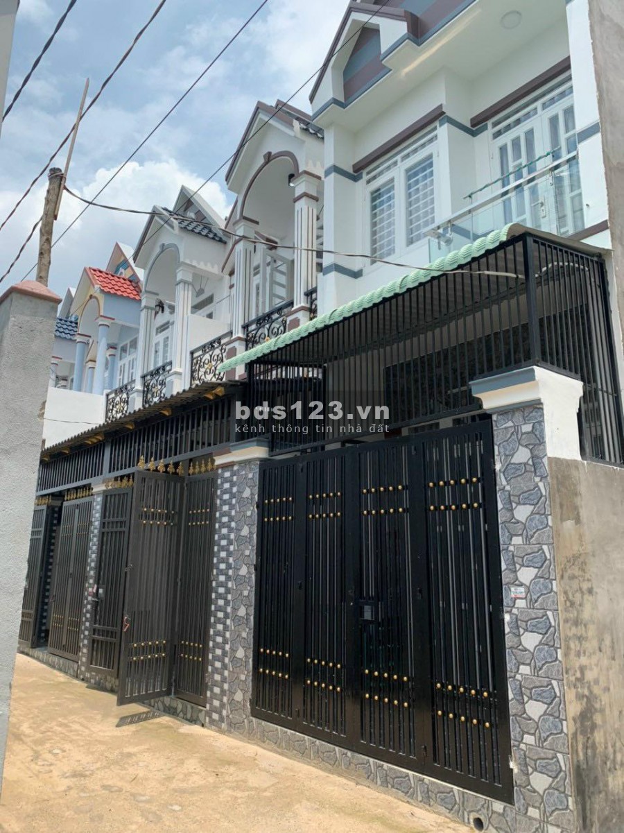 Nhà đẹp vào ở ngay, giáp với Hóc Môn TP.HCM