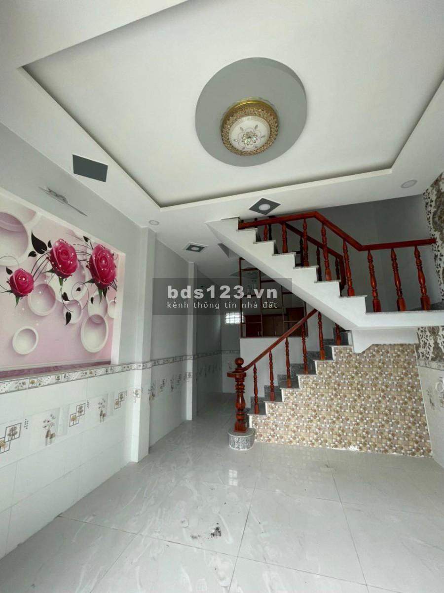 Nhà đẹp vào ở ngay, giáp với Hóc Môn TP.HCM