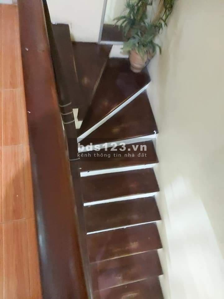 Bán Nhà Lạc Long Quân 53m2, 4 tầng. Giá 5.8 tỷ Tây Hồ